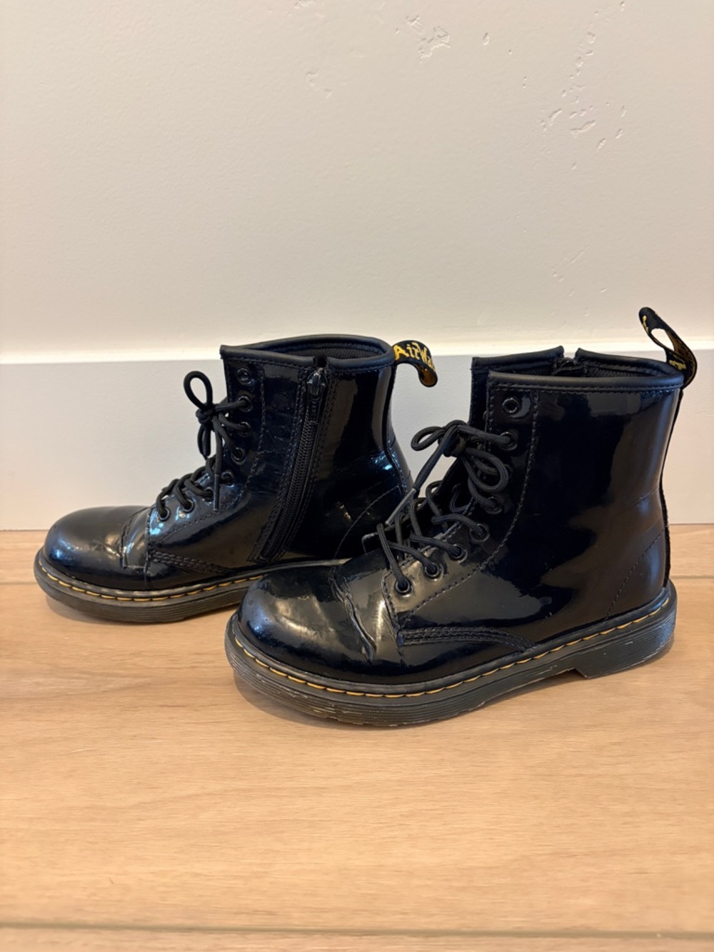Dr Doc Martens Boot Black Patent Leather Side Zip Girls Size 3